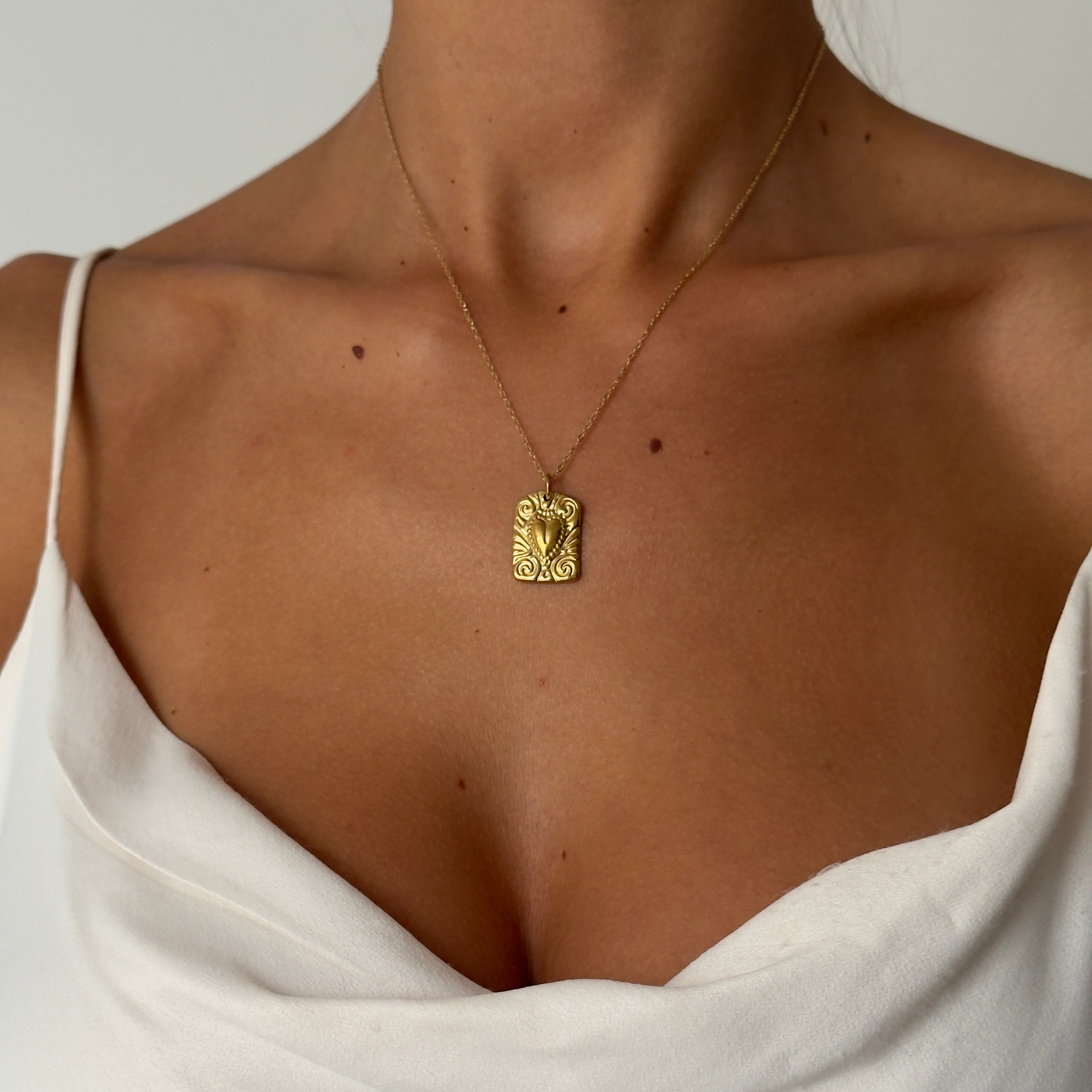COLLANA BREAST